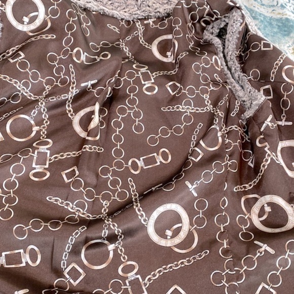 Faux fur zippered vest size medium - Picture 4 of 9